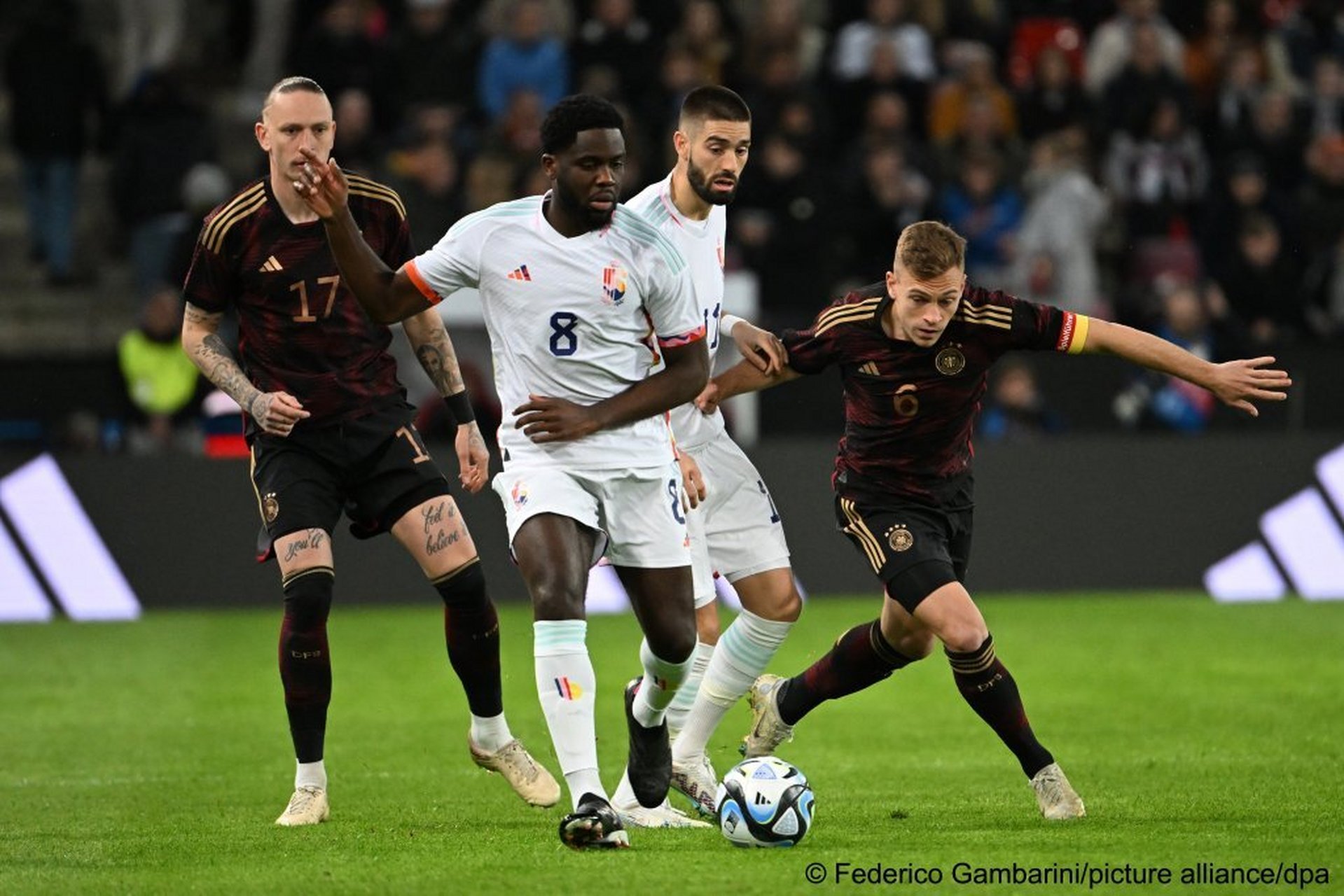 bet365平台-德国队在友谊赛中与对手激烈对抗的是谁