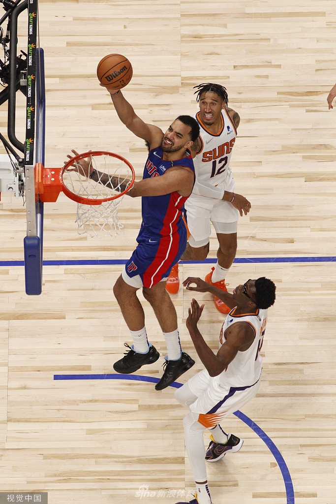 bet365投注-当液压机碰撞碳纤维会擦出怎样的火花